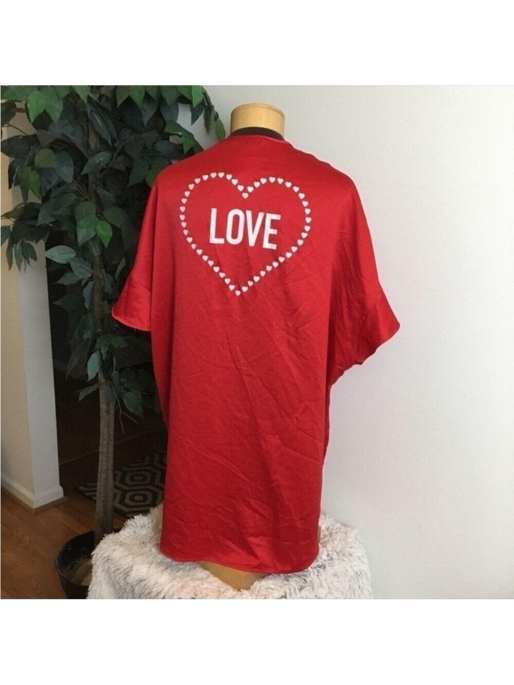 Victoria’s Secret Red OSFM LOVE short sleeve robe/cover up